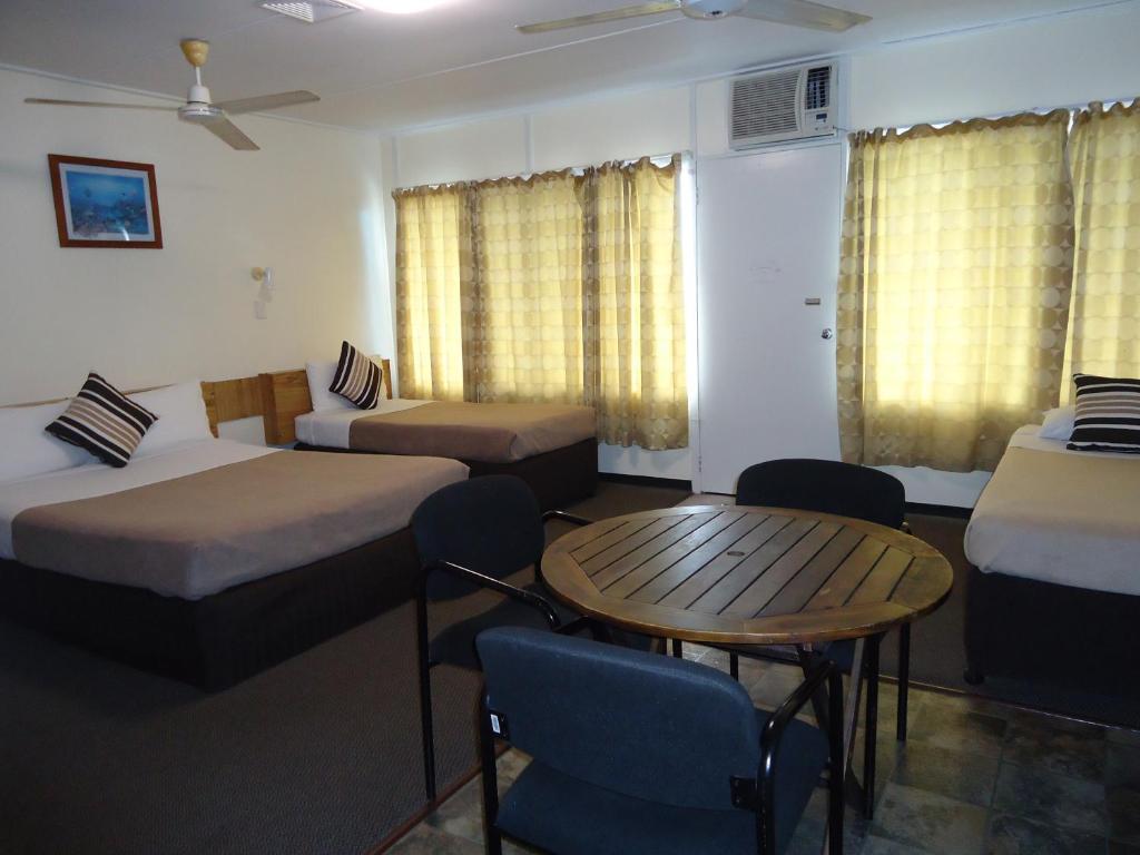 Moondarra Motel Innisfail Zimmer foto