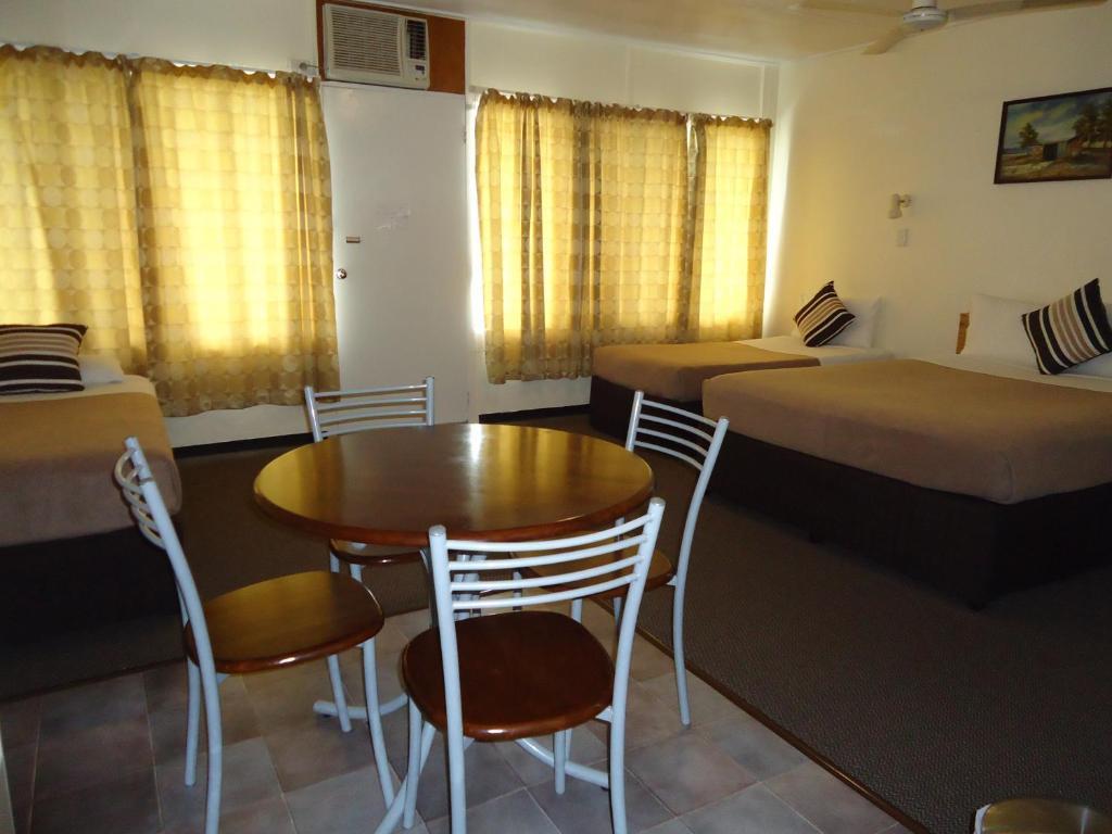 Moondarra Motel Innisfail Zimmer foto