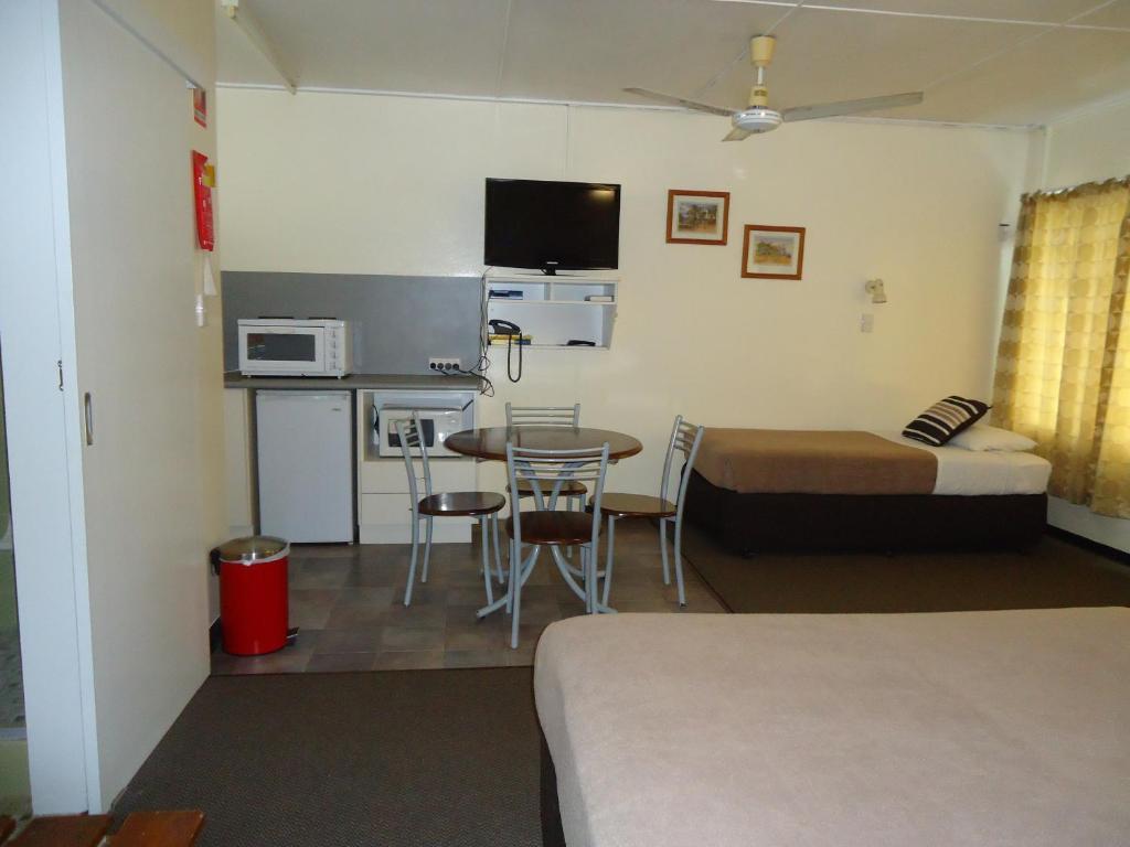Moondarra Motel Innisfail Zimmer foto
