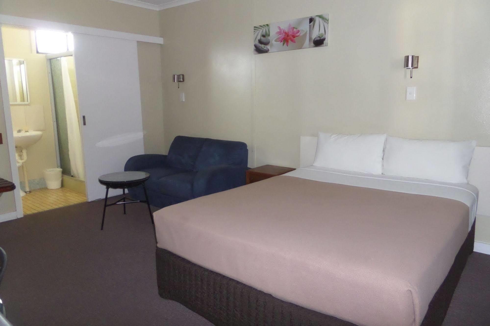 Moondarra Motel Innisfail Exterior foto